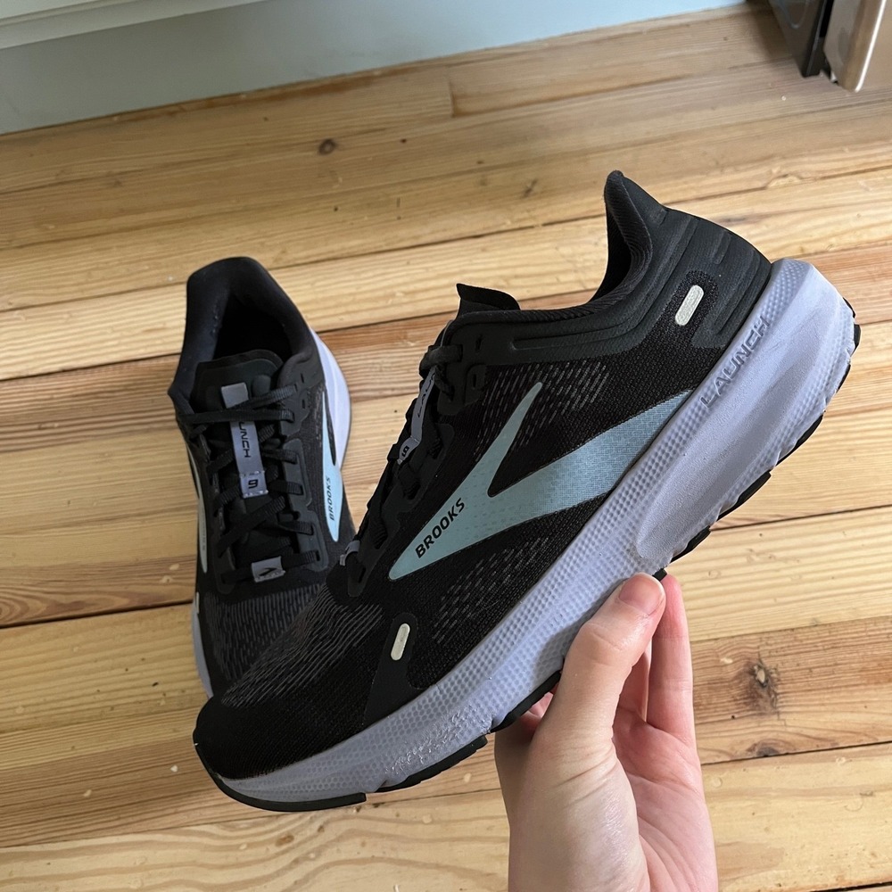 Brooks Launch 9 women's Running Shoes Lightweight Cushioned Black Sneakers